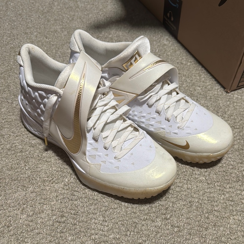 Size 11 - Nike Force Zoom Trout 6 Turf Gold Flakes Championship